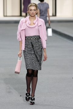 B_121223108205chanel-ss09w047.jpg