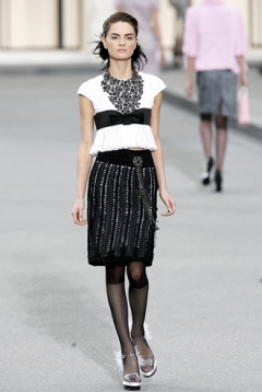 B_151223108205chanel-ss09w062.jpg