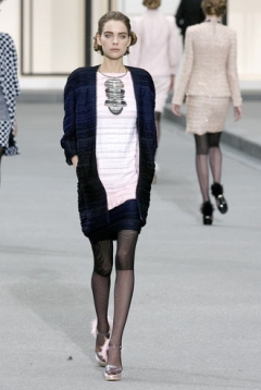 B_211223108206chanel-ss09w082.jpg