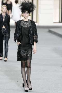 B_271223108207chanel-ss09w109.jpg