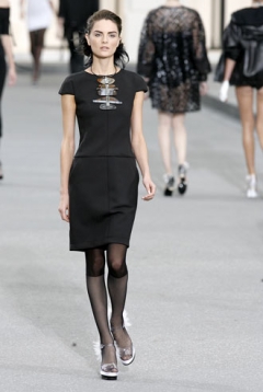 B_341223108208chanel-ss09w132.jpg