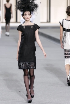 B_511223108211chanel-ss09w204.jpg