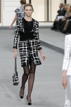 B_51223108204chanel-ss09w020.jpg