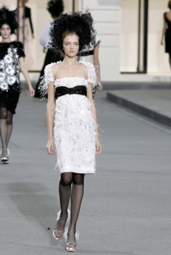 B_521223108211chanel-ss09w209.jpg