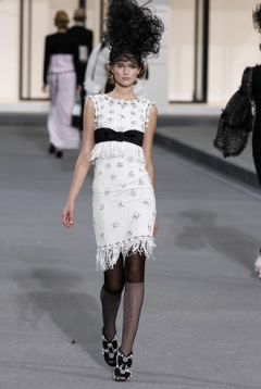 B_591223108212chanel-ss09w234.jpg