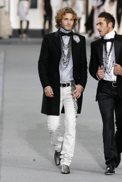 B_661223108213chanel-ss09w281.jpg