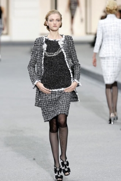 B_71223108204chanel-ss09w028.jpg